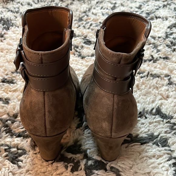 Soft size 10 brown suede bootie - Picture 6 of 7